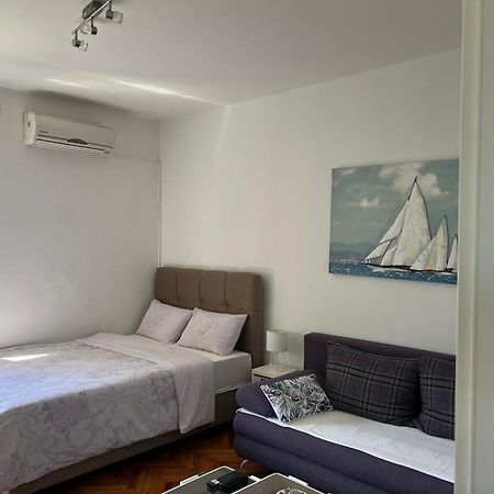 Apartments Mia Bibinje Bagian luar foto