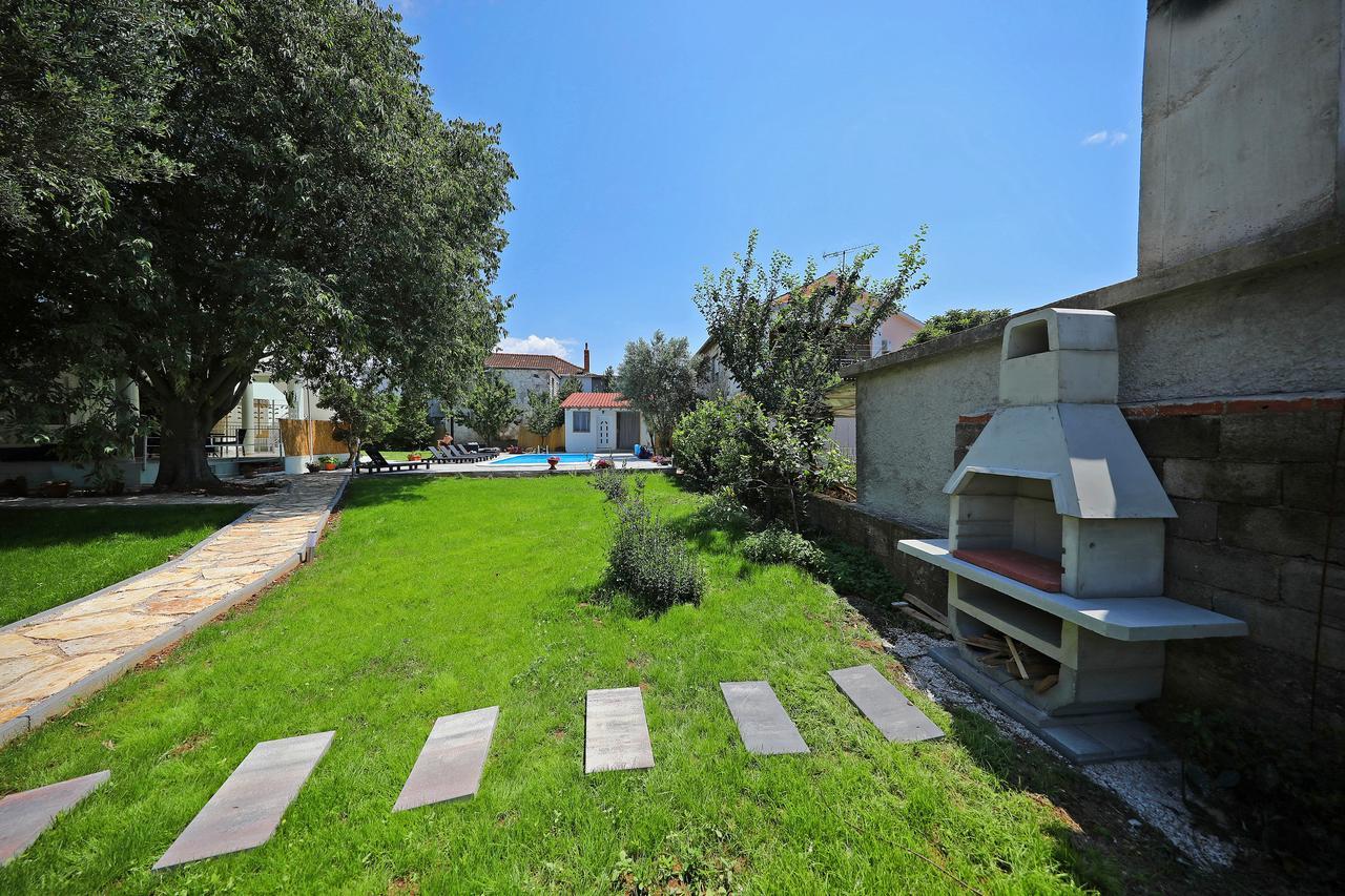 Apartments Mia Bibinje Bagian luar foto
